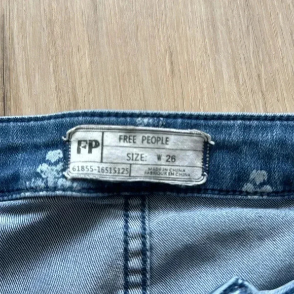 We the Free Bohemian Just Float On Flare Jeans Free People Sz 26 - Picture 4 of 11